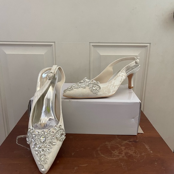 White heels with gems - Picture 2 of 2